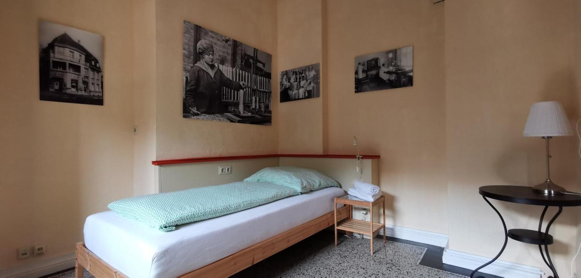 Central Pension Duisburg Szoba fotó